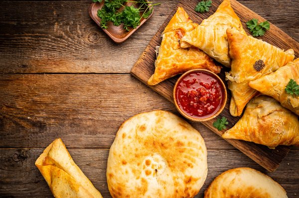 Come preparare dei samosa indiani croccanti e saporiti?